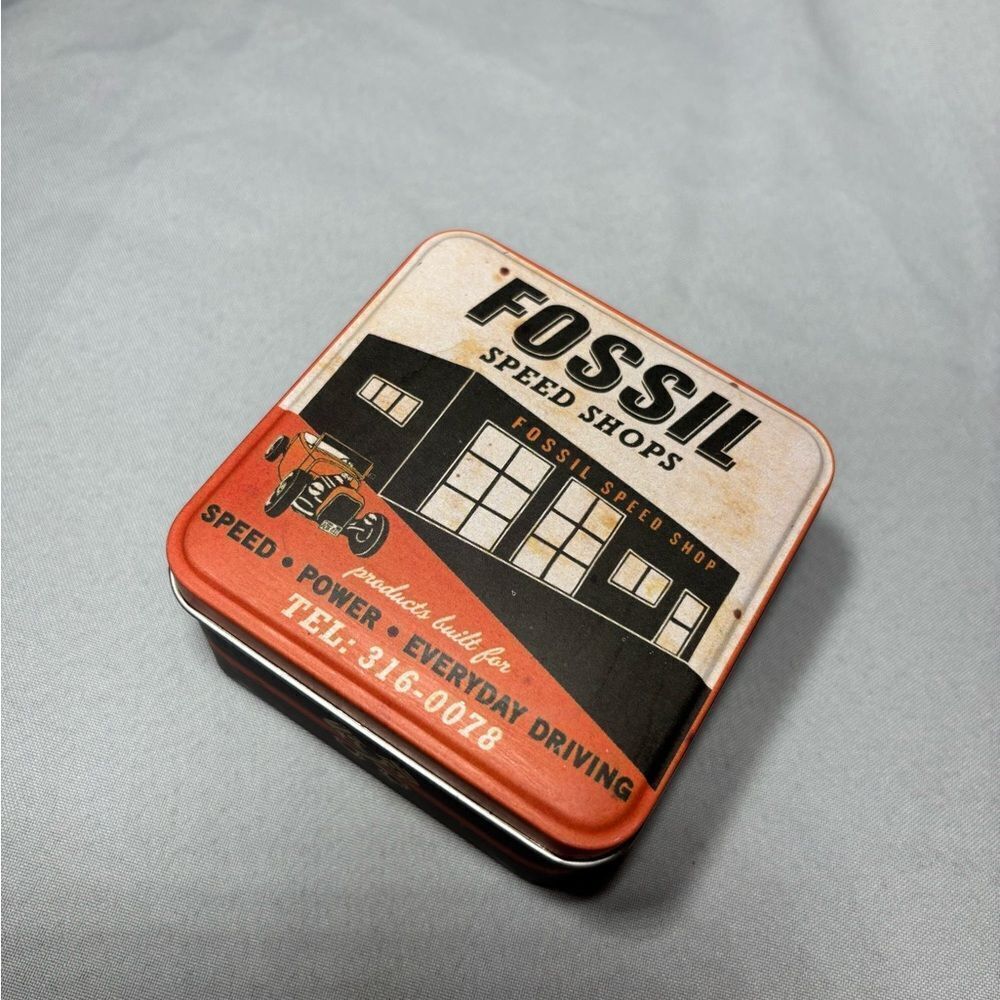 3.5” Authentic Fossil Watch Tin Collectors Item Excellent Preloved Condition